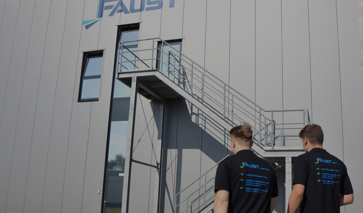 M. Faust Kunststoffwerk GmbH & Co. KG · Wir bringen Ihre Ideen auf die Strasse